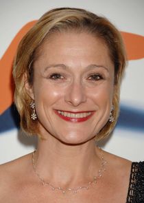  Caroline Goodall
