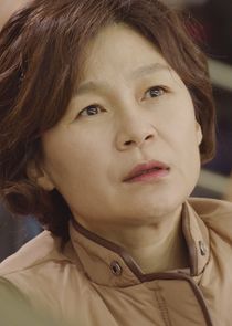 Kyung Pil's Mother