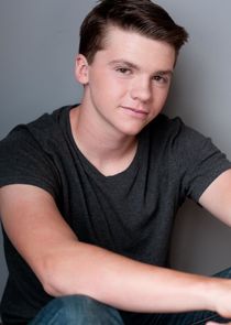 Joel Courtney