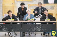 With SECHSKIES