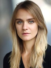 Elle McAlpine