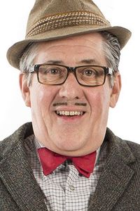 Count Arthur Strong