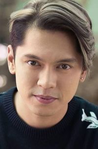 Carlo Aquino