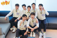 Episode 229 with Lim Young-woong, YoungTak, Lee Chan-won, Kim Ho-joong, Jung Dong-won, Jang Min-ho and Kim Hee-jae (1)