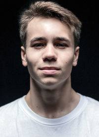 Тимофей Кресло