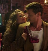 Девушка в баре