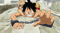 Climb Up! Luffy's Desperate Escape!