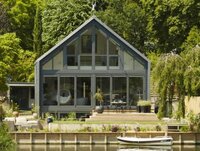 Marlow: The Floating House