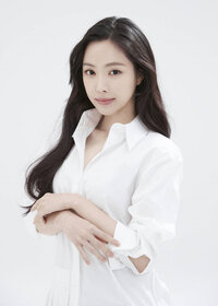 Son Na Eun