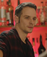 Илья, бармен
