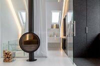 Мансарда со стеклянной ванной