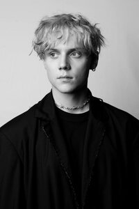 Ваня Дмитриенко