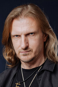 Денис Новоселов