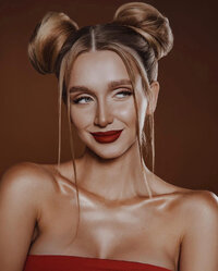 Алина Левда