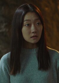 Ghost that follows Eun Tak