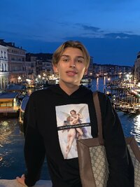 Владислав Миров