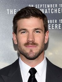 Austin Stowell