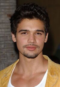Steven Strait