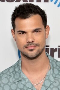 Taylor Lautner