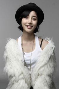 Yoon Jin Yi