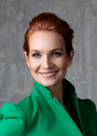 Таша Строгая