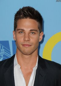 Dean Geyer