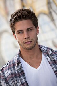 Dean Geyer