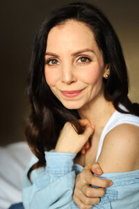 Farrah Aviva