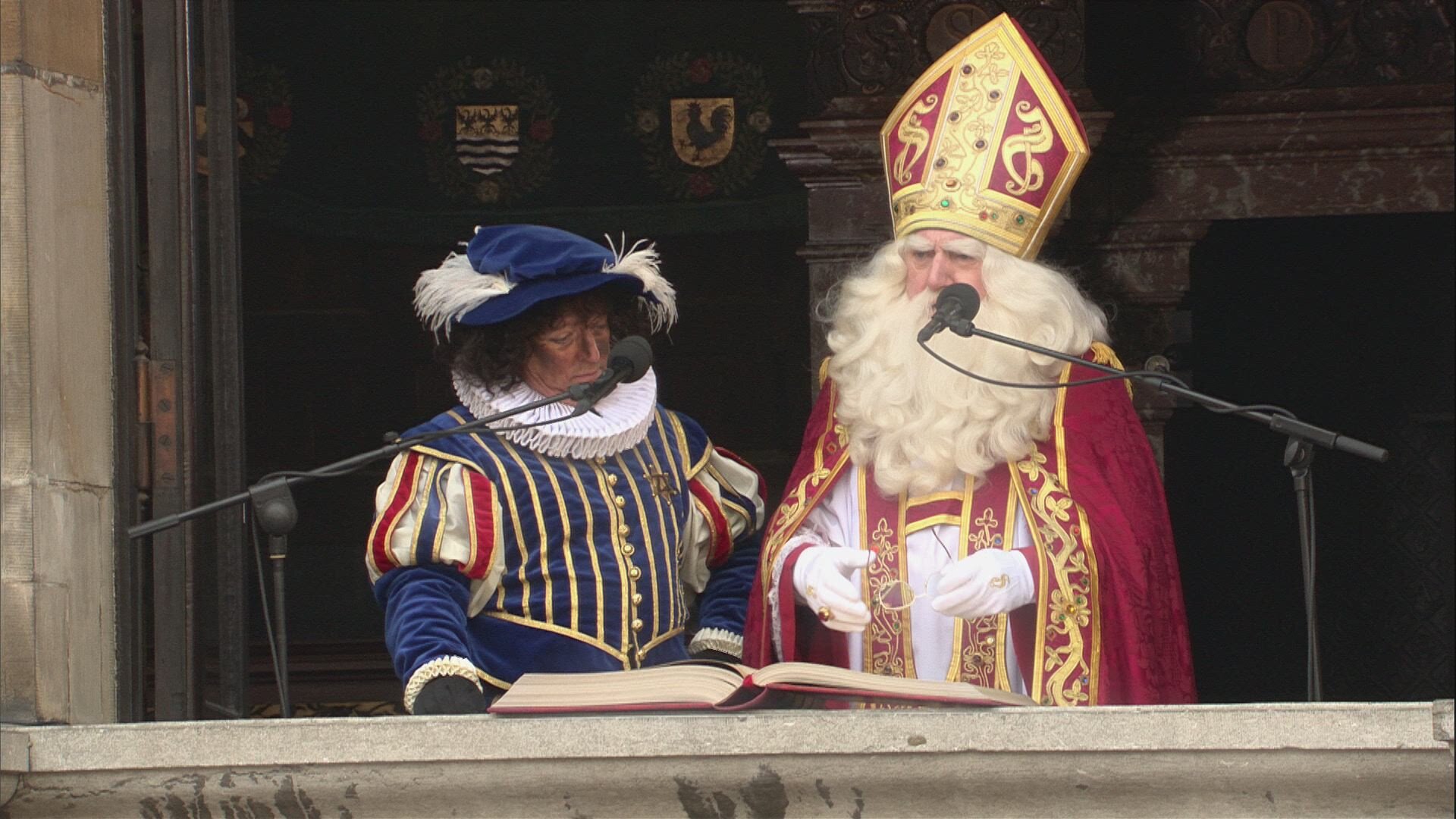 Hij komt, hij komt... De intrede van de Sint S2017 E01 – De intrede van de Sint 2017