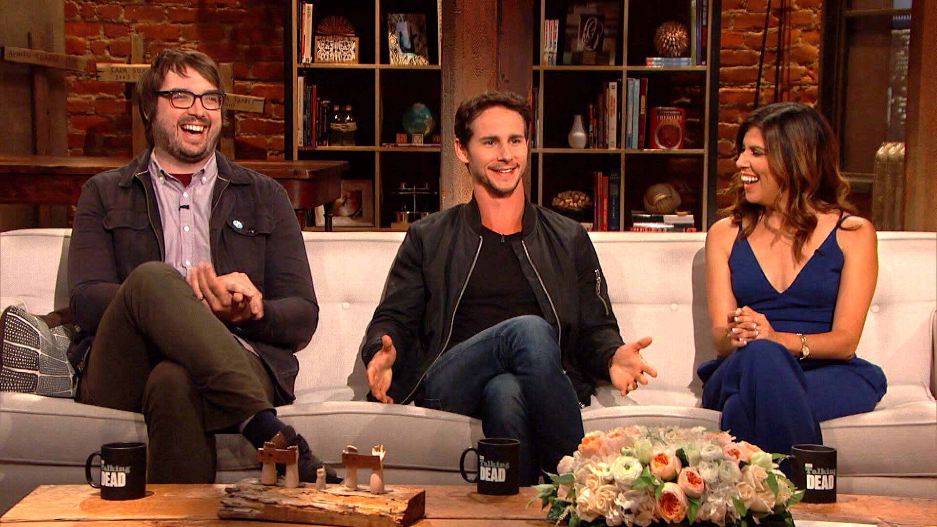 Talking more. Talking Dead (сериал 2011). Talking Dead телепередача 2011. Talk 2 сезон 5 серия.