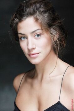 Manon Azem