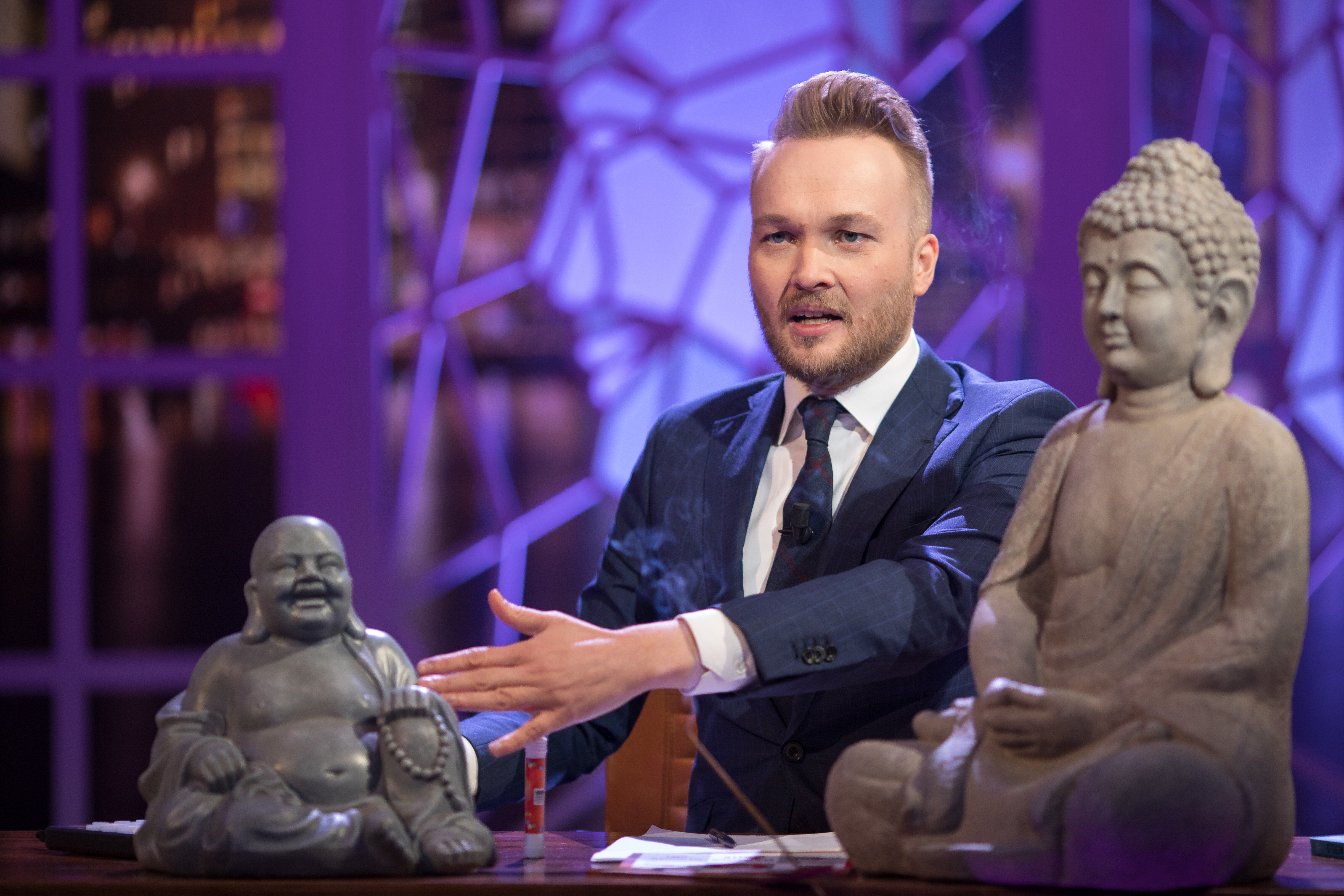 Zondag met Lubach S8 E04 – Boeddhisme