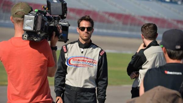 A League of Their Own: US Road Trip S1 E04 – Unseen