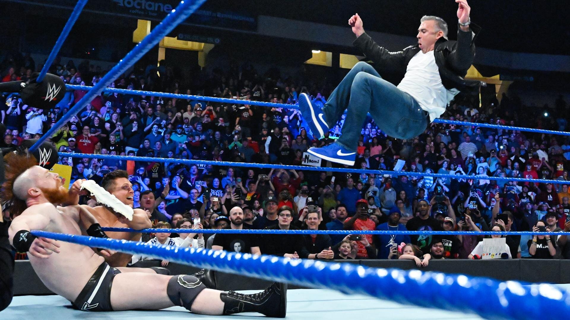 Wwe friday night smackdown. Shane MCMAHON SMACKDOWN. Santa SMACKDOWN film.