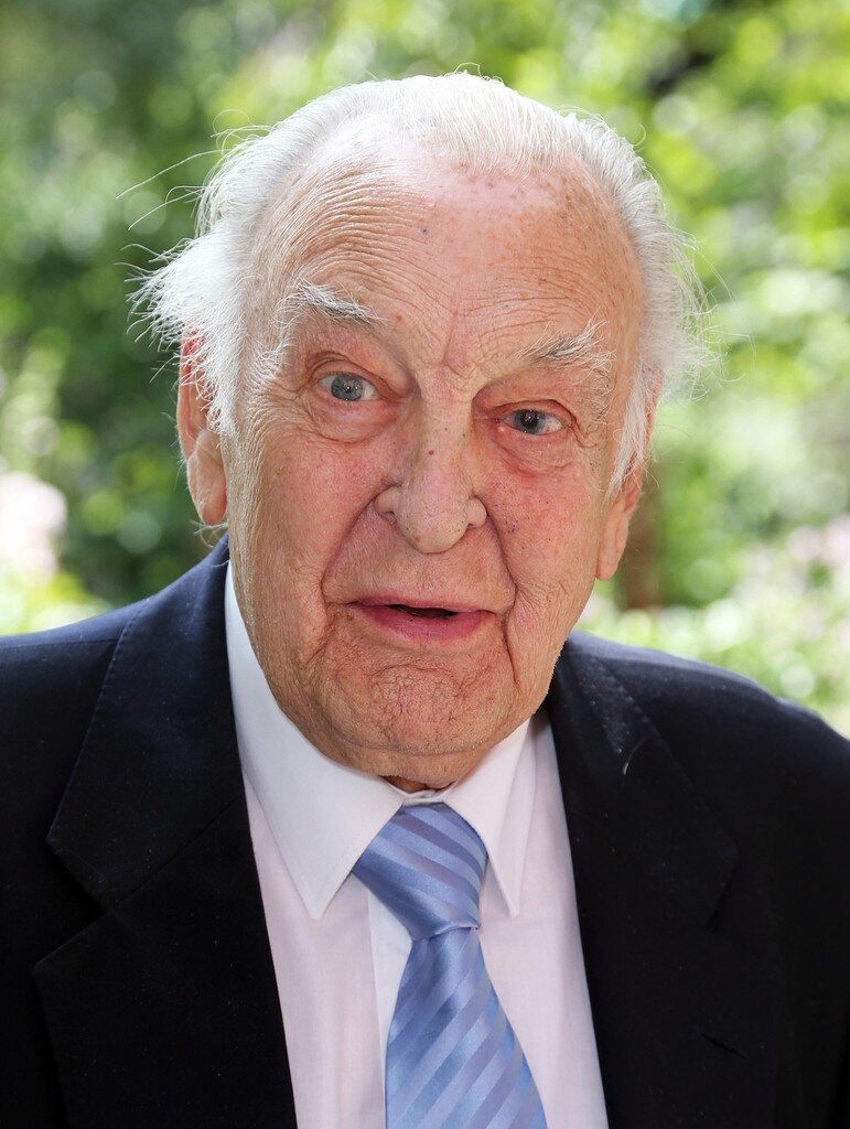 Donald Sinden