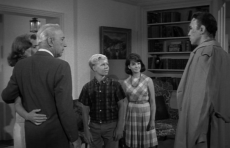 Catherine McLeod, Lloyd Nolan, Ralph Hart, Jill Hill, Michael Ansara, The Outer Limits S02E01