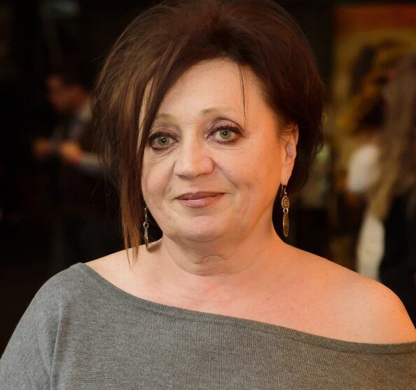 Eszter Csákányi