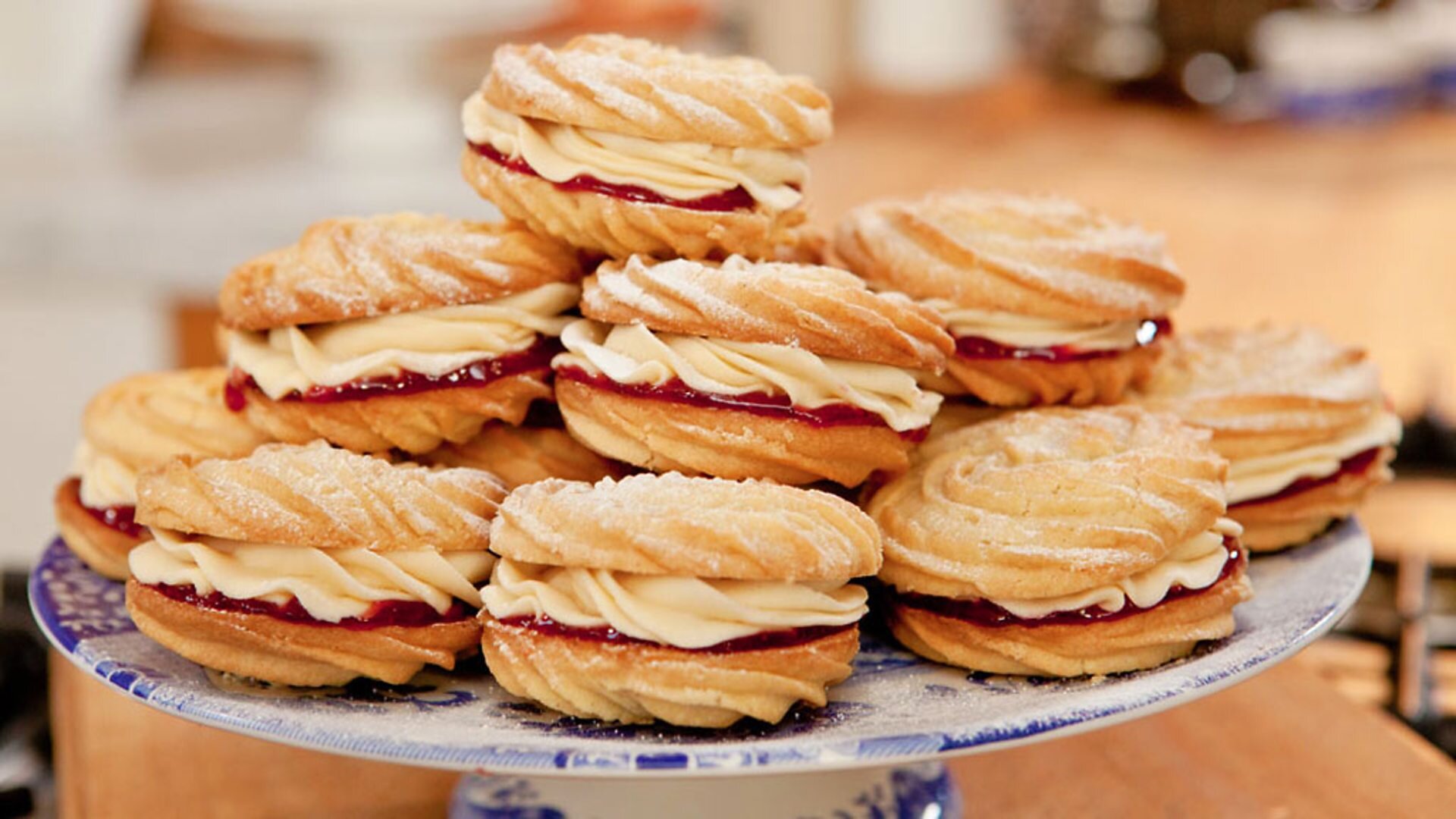 Hairy Bikers' Best of British S1 E24 – High Tea