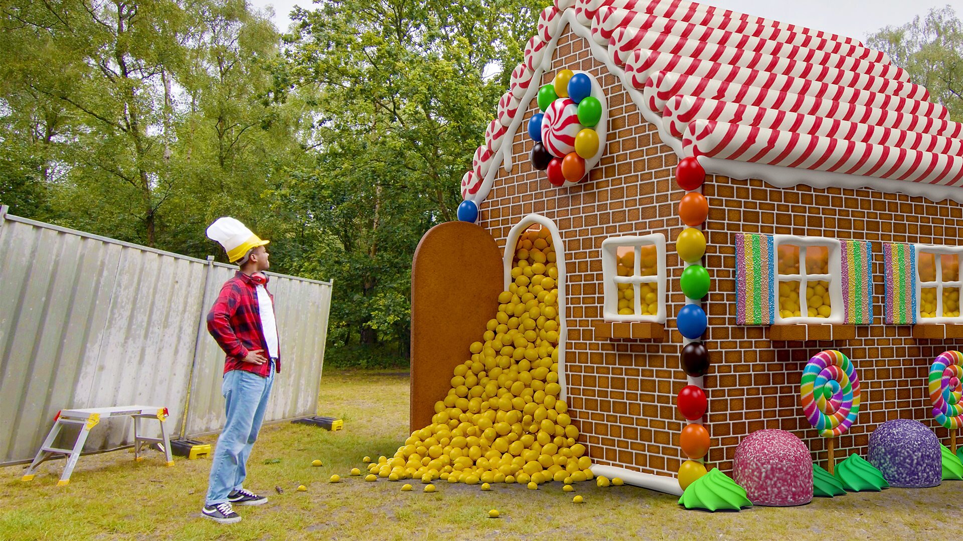 Hey You What If? S1 E22 – You Could Build a Gingerbread House?