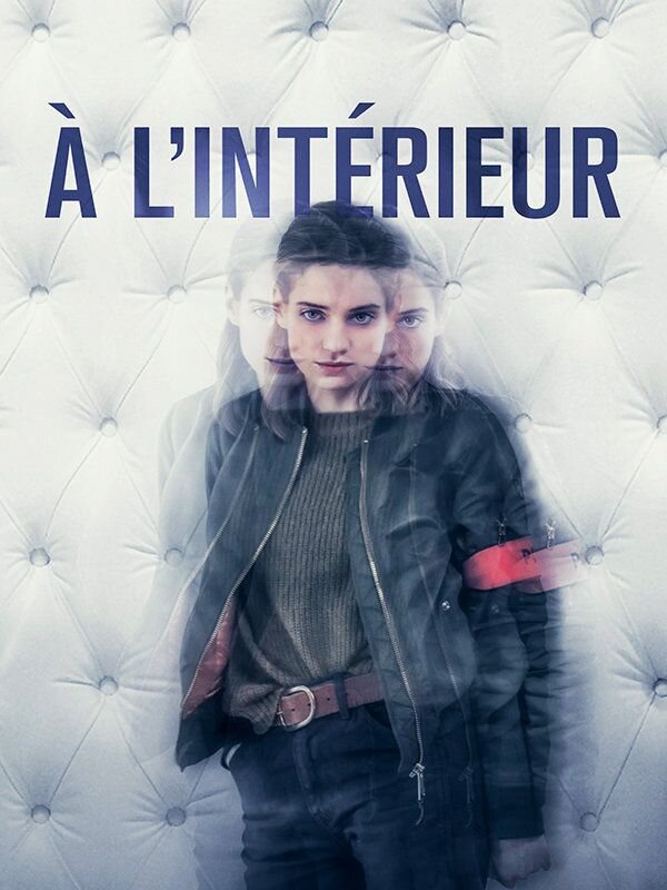 À l'intérieur