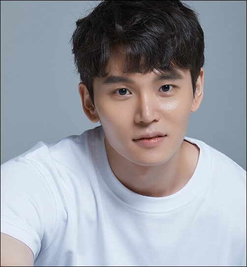 Han Joon Woo