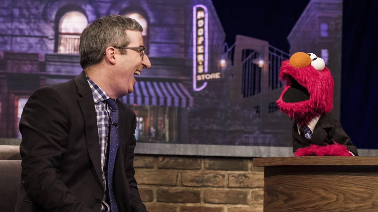 The Not Too Late Show with Elmo S1 E08 – John Oliver / Kwame Alexander / Sofia Carson