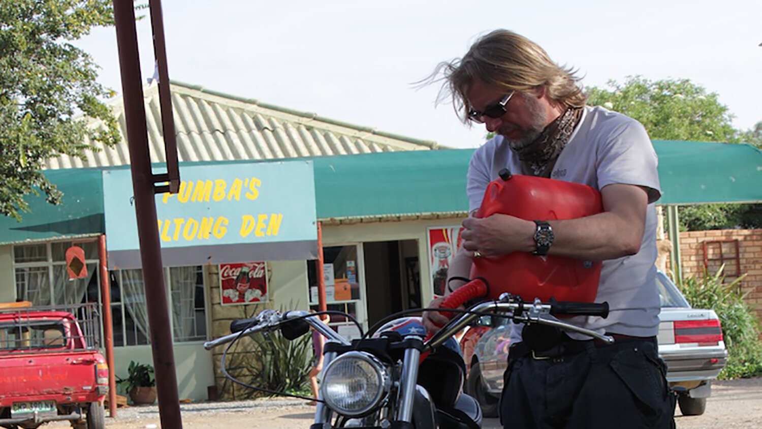 World's Greatest Motorcycle Rides S12 E02 – South Africa: Johannesburg West to the Kalahari Deserts