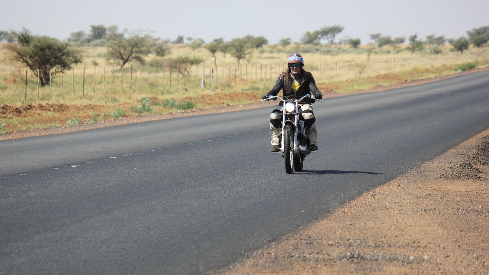 World's Greatest Motorcycle Rides S12 E03 – South Africa: Kuruman to Loerisfontein
