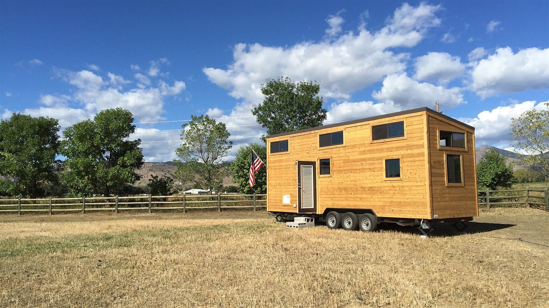 Tiny House Hunters S3 E01 – Dreams of Downsizing
