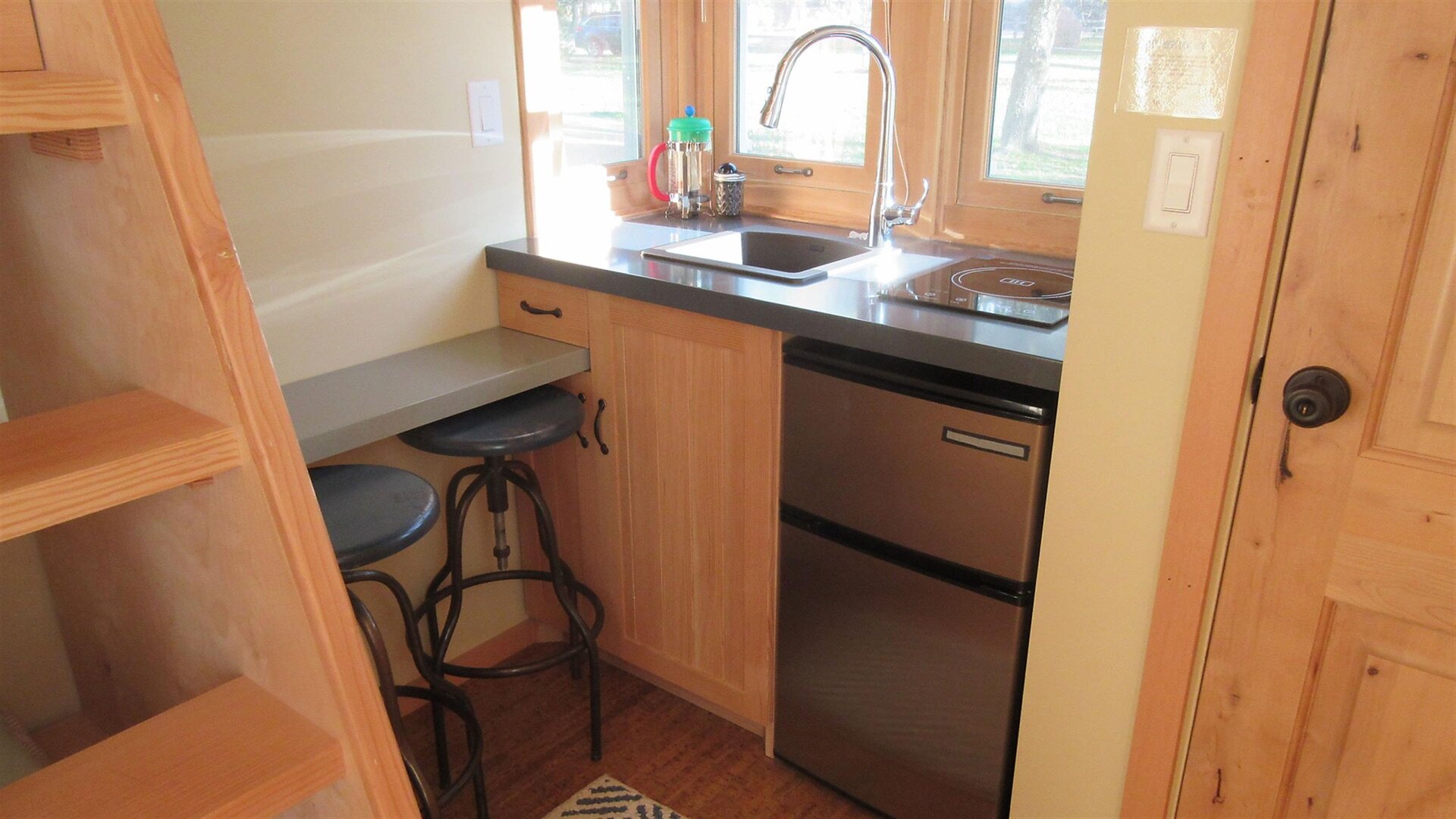 Tiny House Hunters S3 E07 – Colorado Couple Goes Tiny