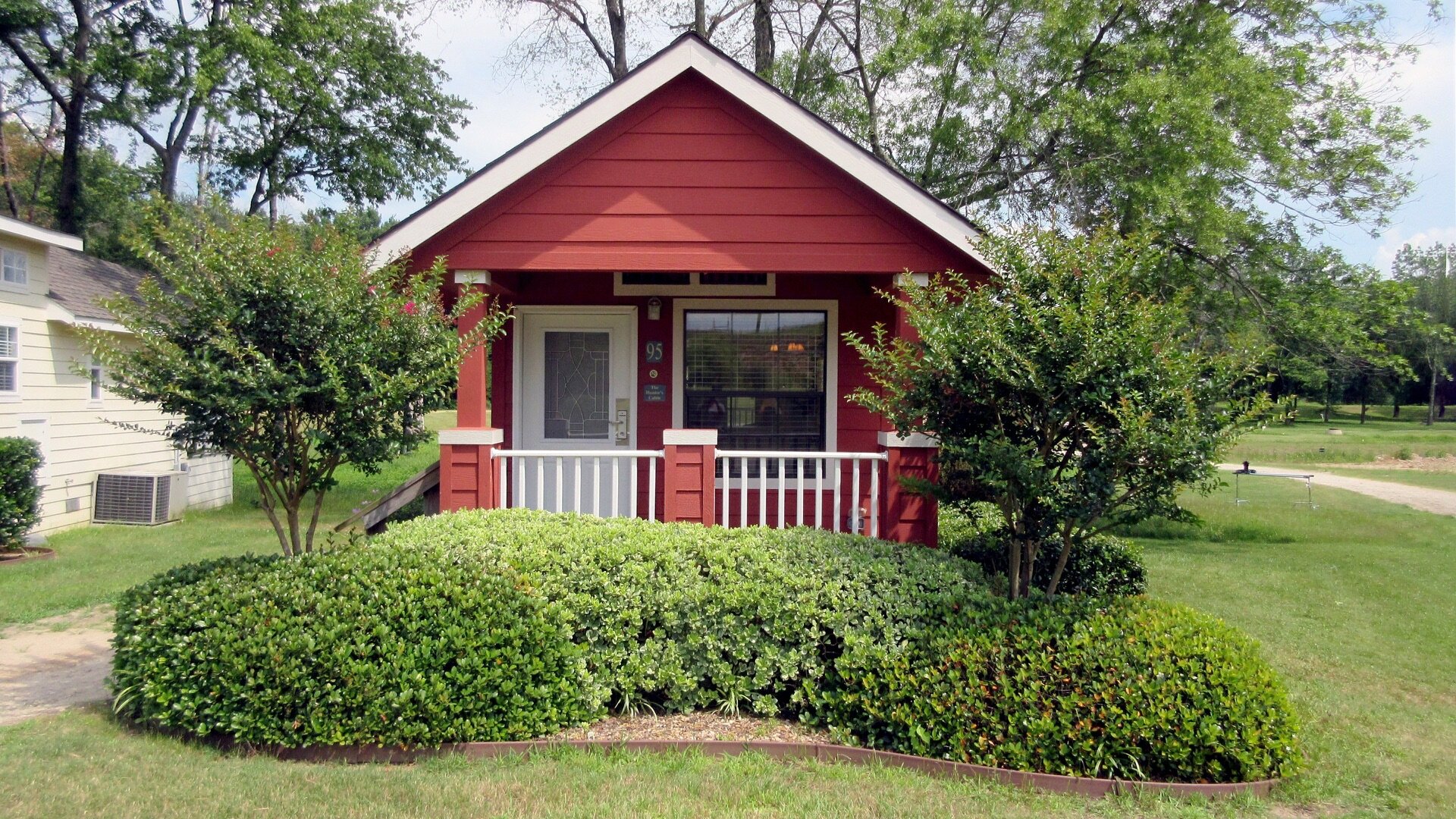 Tiny House Hunters S3 E25 – Living Tiny In Texas