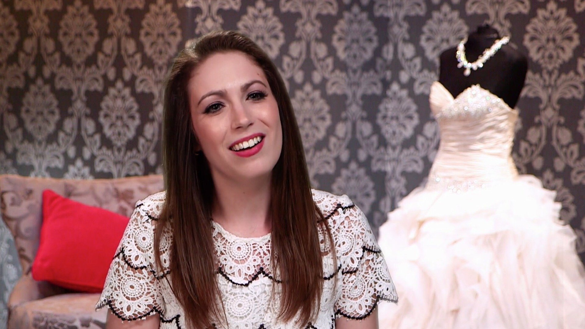 Say Yes to the Dress UK S1 E05 – Fit for a Princess