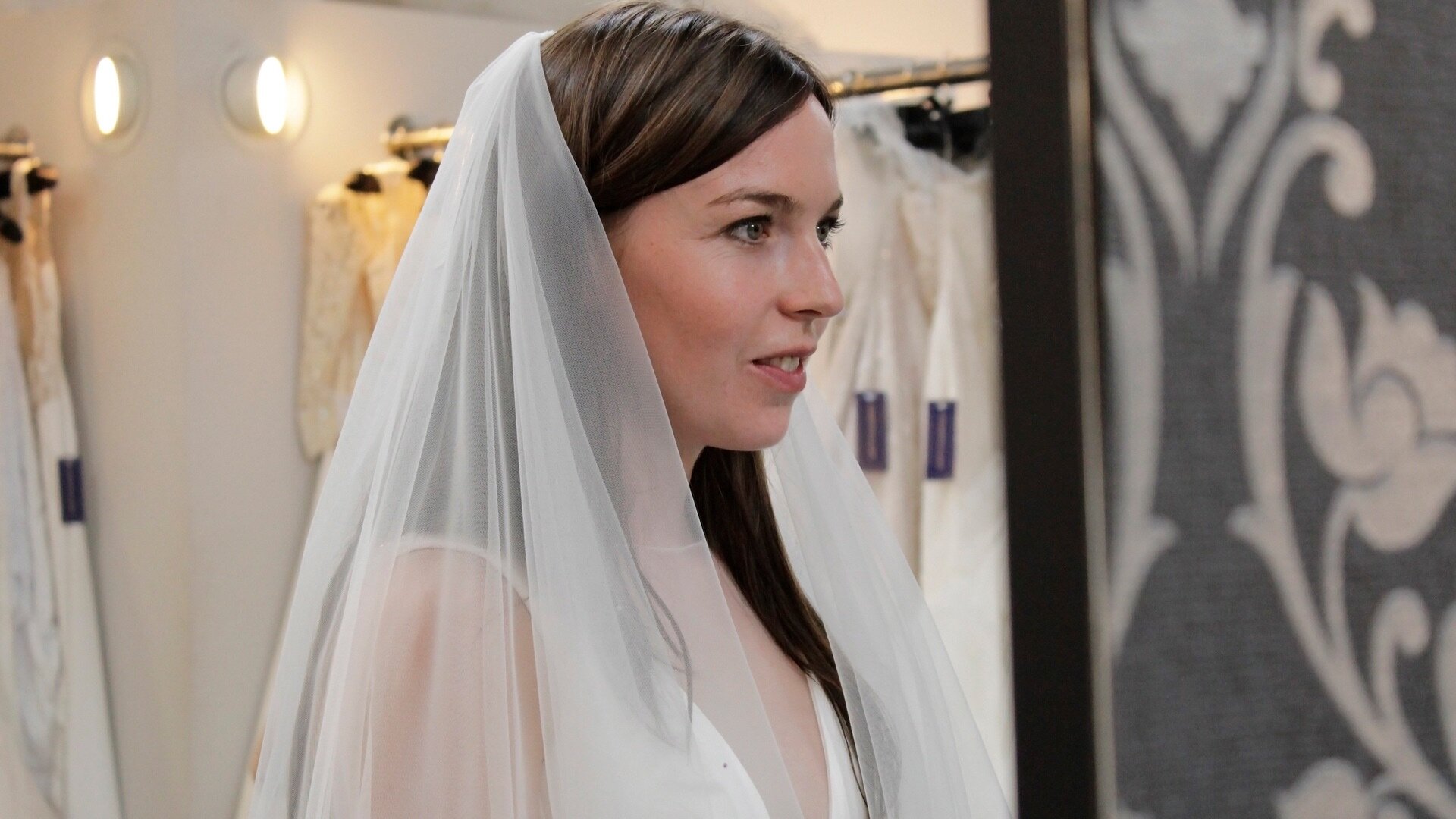 Say Yes to the Dress UK S1 E27 – Brides Just Wanna Be Glam