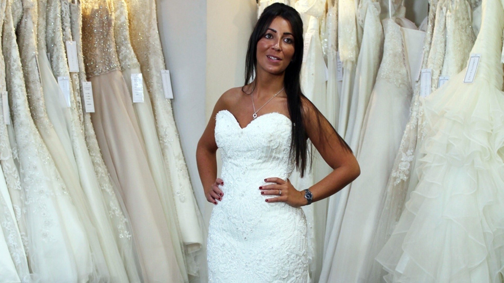 Say Yes to the Dress UK S1 E40 – Entourage Overload